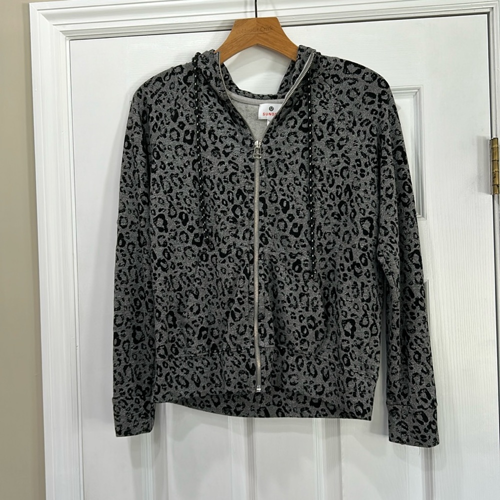 Sundry Animal Print Gray Black Zip-up Drawstring Super Soft Hoodie size 0